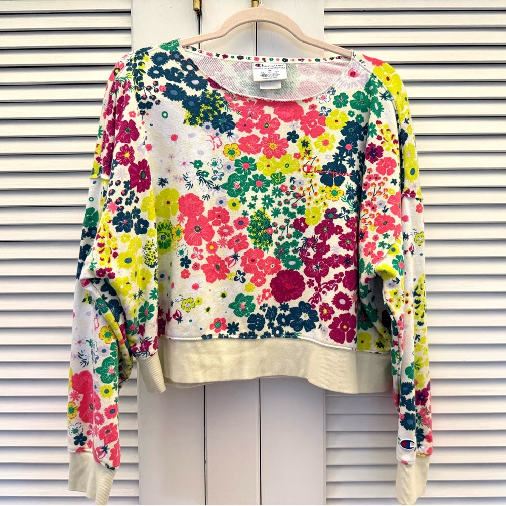 Champion Women's Campus Floral-Print
French Terry Crewneck Sweatshirt.